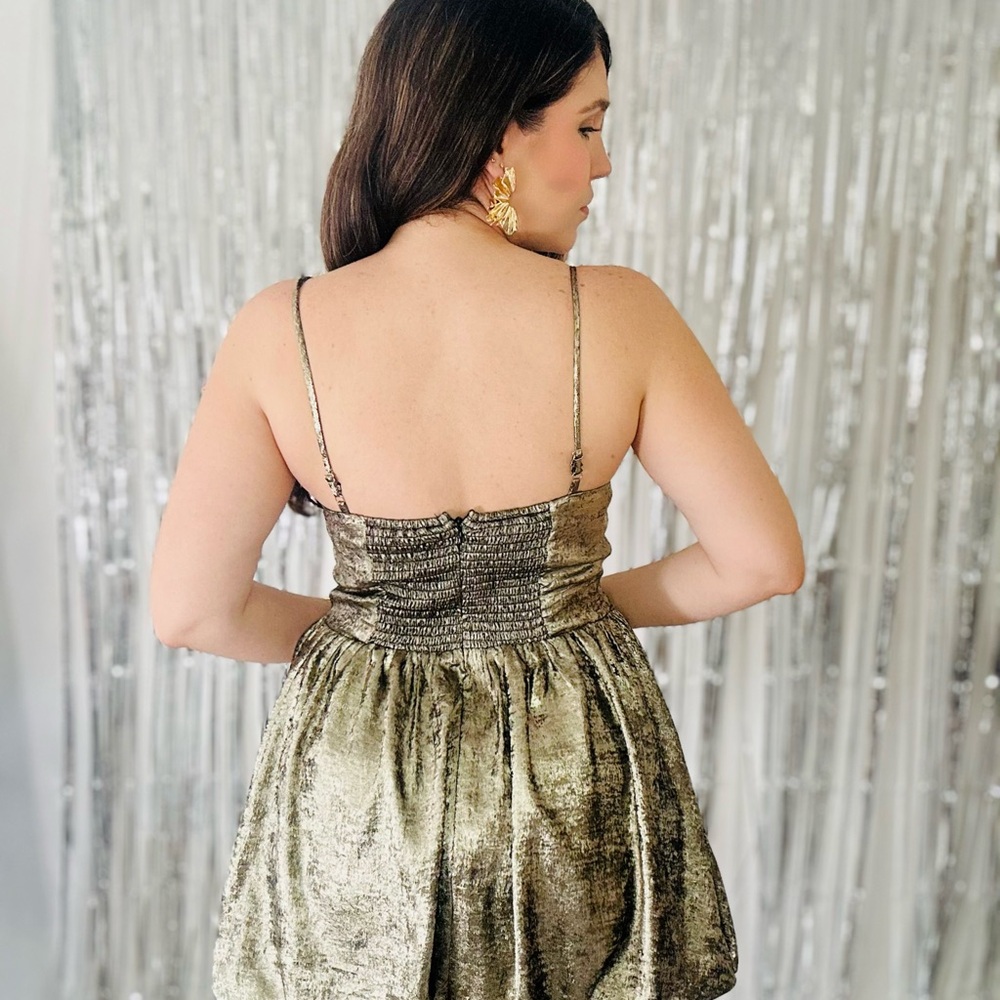 Elegant Metallic Dress - Picture 2 of 3